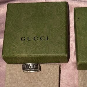 Gucci ring